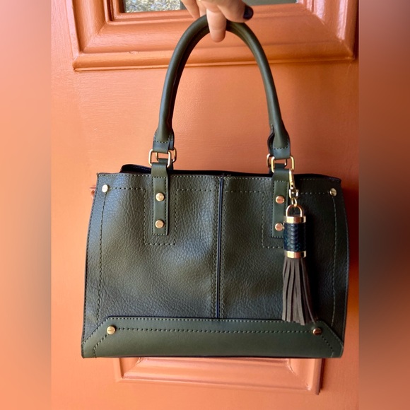 Green Aldo purse. With detachable cross body strap. - Picture 1 of 5